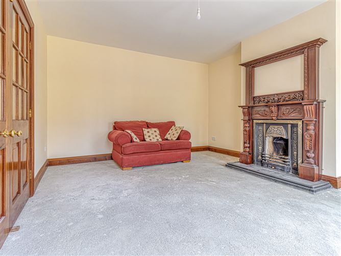 Greenfield House & Stables, Barrettstown, Newbridge, Kildare