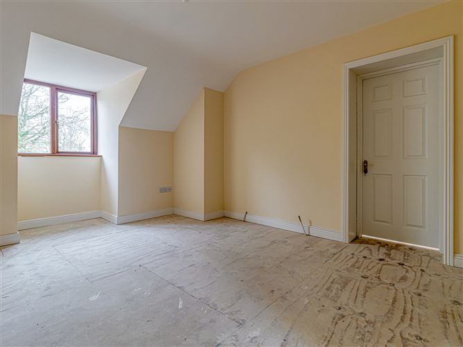 Greenfield House & Stables, Barrettstown, Newbridge, Kildare