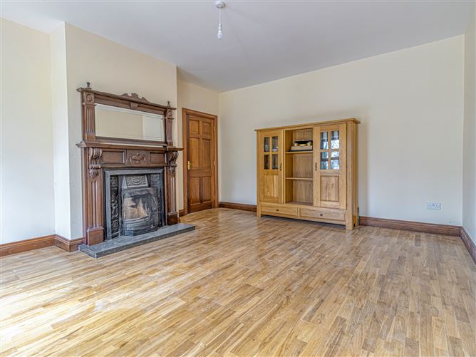 Greenfield House & Stables, Barrettstown, Newbridge, Kildare