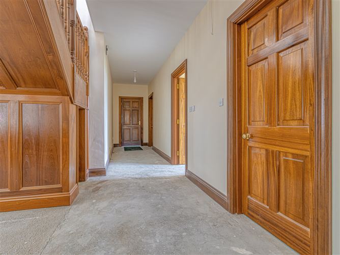 Greenfield House & Stables, Barrettstown, Newbridge, Kildare