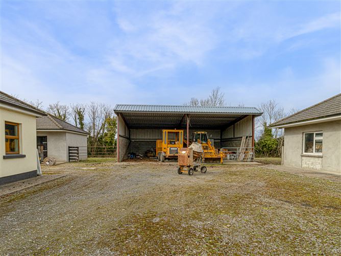 Greenfield House & Stables, Barrettstown, Newbridge, Kildare