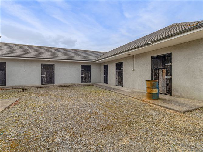 Greenfield House & Stables, Barrettstown, Newbridge, Kildare