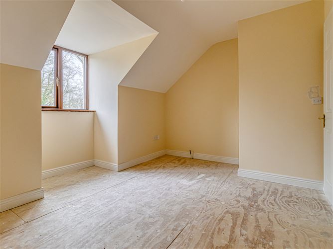 Greenfield House & Stables, Barrettstown, Newbridge, Kildare