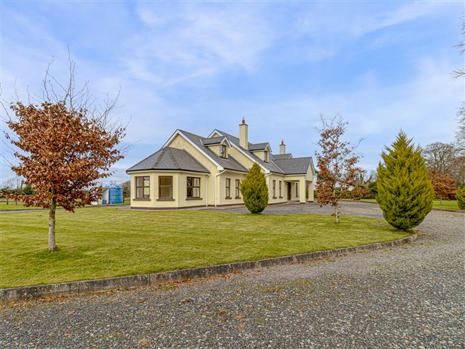 Greenfield House & Stables, Barrettstown, Newbridge, Kildare