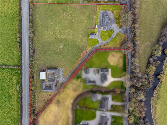 Greenfield House & Stables, Barrettstown, Newbridge, Kildare