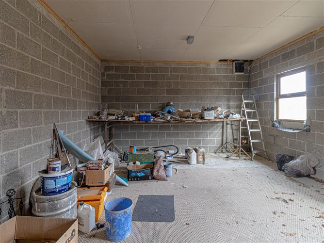 Greenfield House & Stables, Barrettstown, Newbridge, Kildare