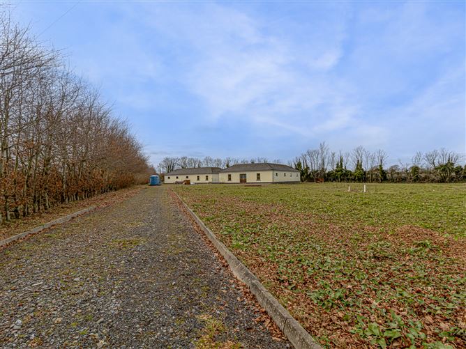 Greenfield House & Stables, Barrettstown, Newbridge, Kildare