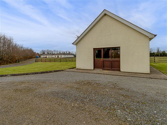 Greenfield House & Stables, Barrettstown, Newbridge, Kildare