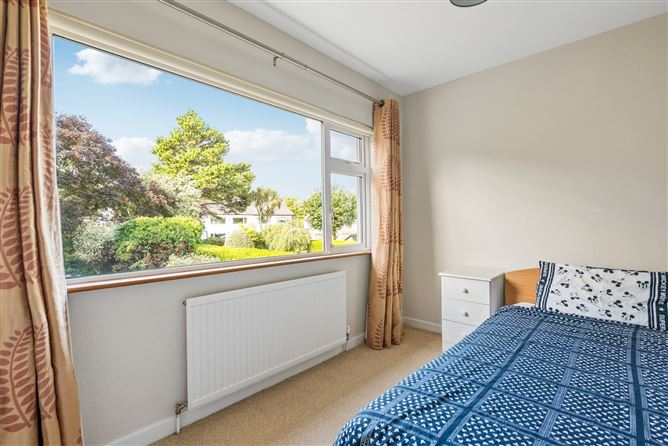 Photo 18 of 22 — 22 Pine Valley Grove, Rathfarnham, Dublin 14