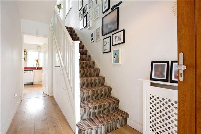 39 Mount Eagle Drive, Leopardstown Heights, Dublin 18