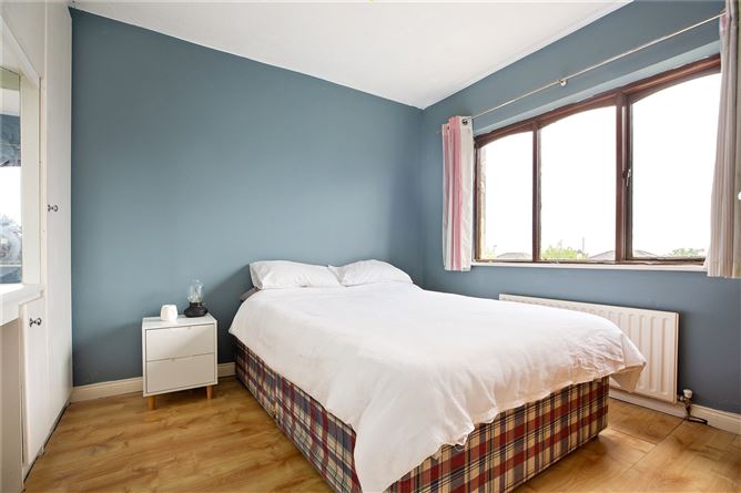 39 Mount Eagle Drive, Leopardstown Heights, Dublin 18