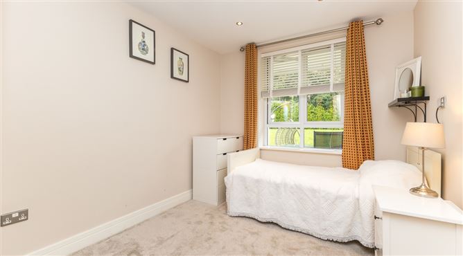 67 Castleheath, Swords Road, Malahide, Dublin