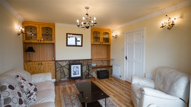 24 Wilmount Park, Carrignafoy, Cobh, Cork