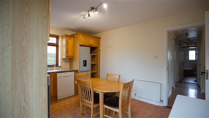 24 Wilmount Park, Carrignafoy, Cobh, Cork