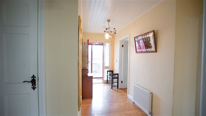 24 Wilmount Park, Carrignafoy, Cobh, Cork