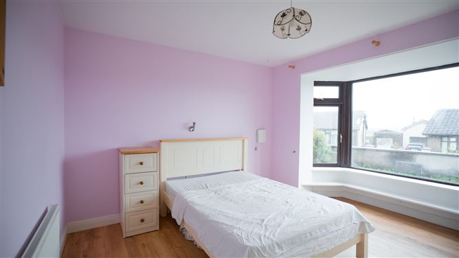 24 Wilmount Park, Carrignafoy, Cobh, Cork