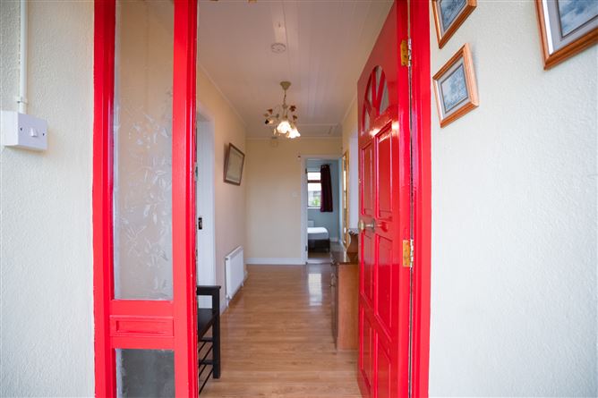 24 Wilmount Park, Carrignafoy, Cobh, Cork