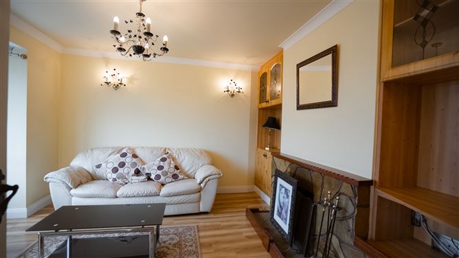 24 Wilmount Park, Carrignafoy, Cobh, Cork