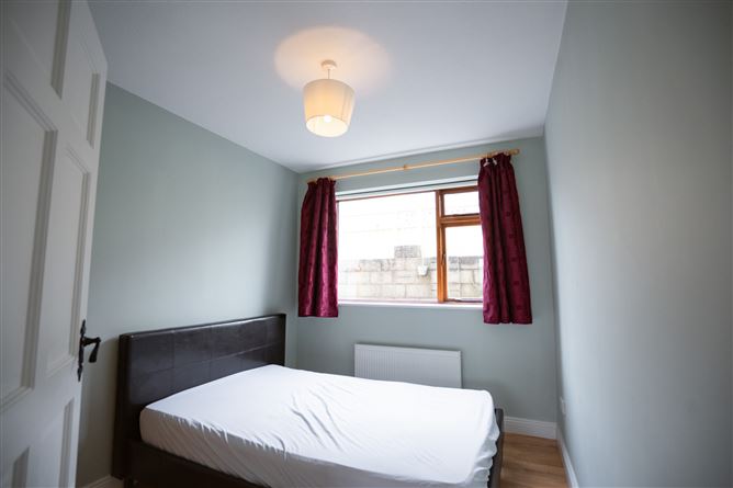 24 Wilmount Park, Carrignafoy, Cobh, Cork