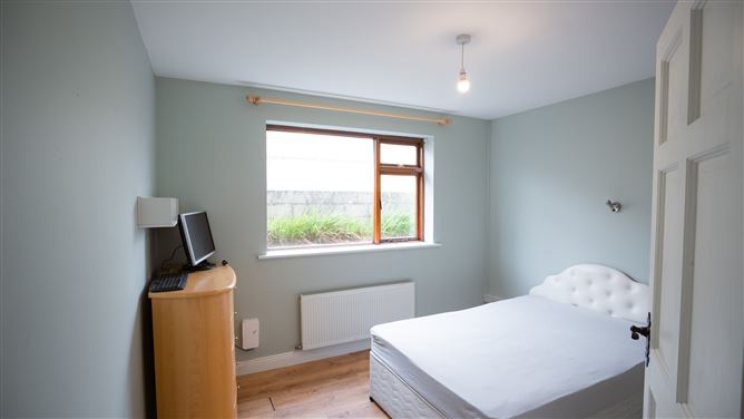 24 Wilmount Park, Carrignafoy, Cobh, Cork