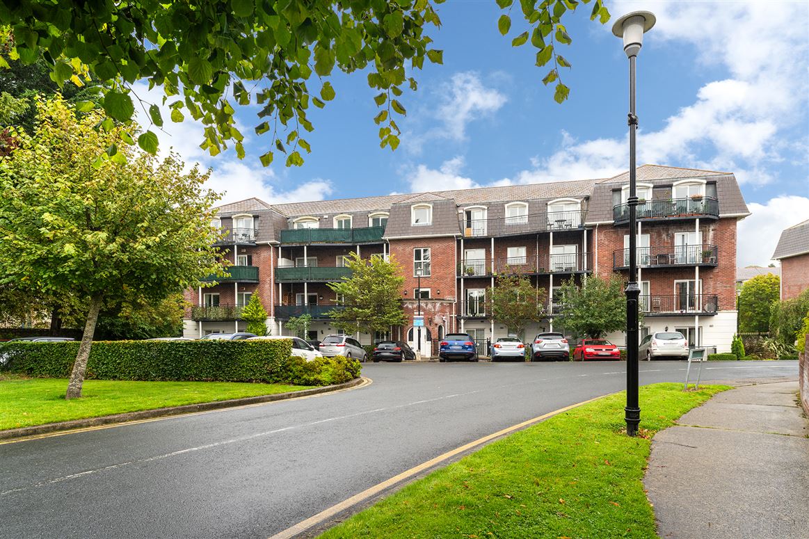24 Torquay, Castle Court, Kilgobbin Wood, Sandyford, Dublin 18 Murphy