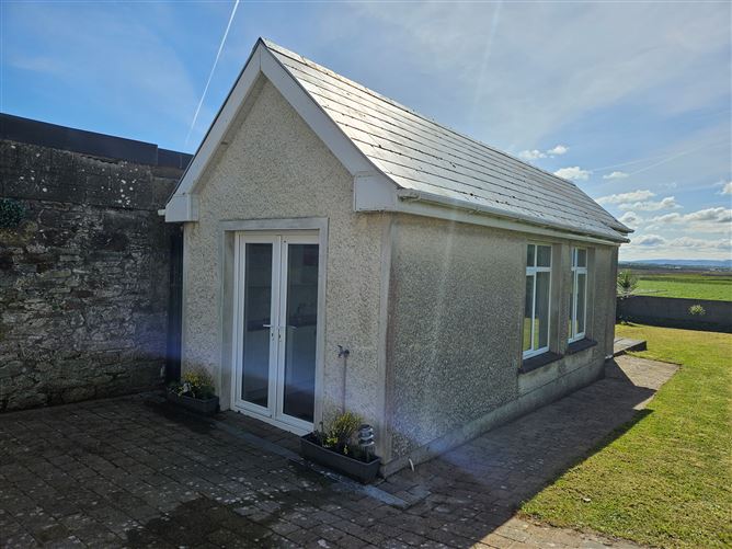 Charledon Ocean Lodge, Main Street, Ballyheigue, Kerry