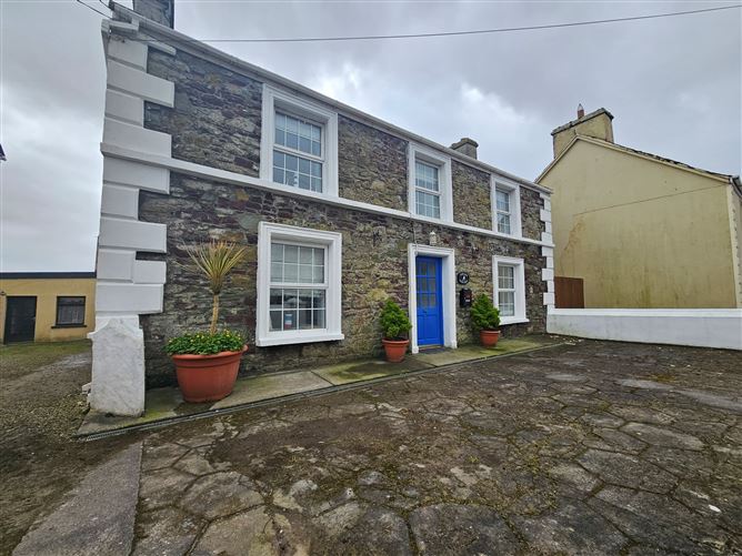 Charledon Ocean Lodge, Main Street, Ballyheigue, Kerry