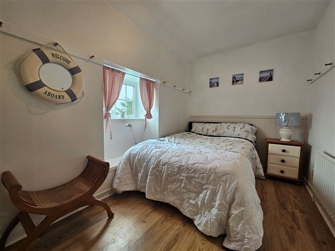 Charledon Ocean Lodge, Main Street, Ballyheigue, Kerry