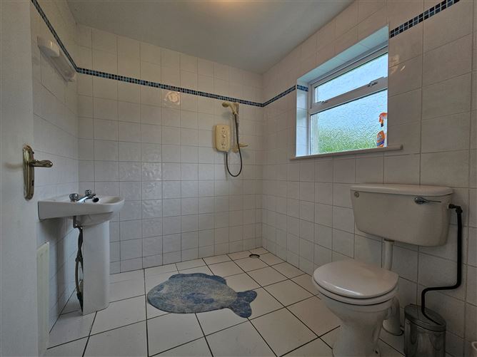 Charledon Ocean Lodge, Main Street, Ballyheigue, Kerry