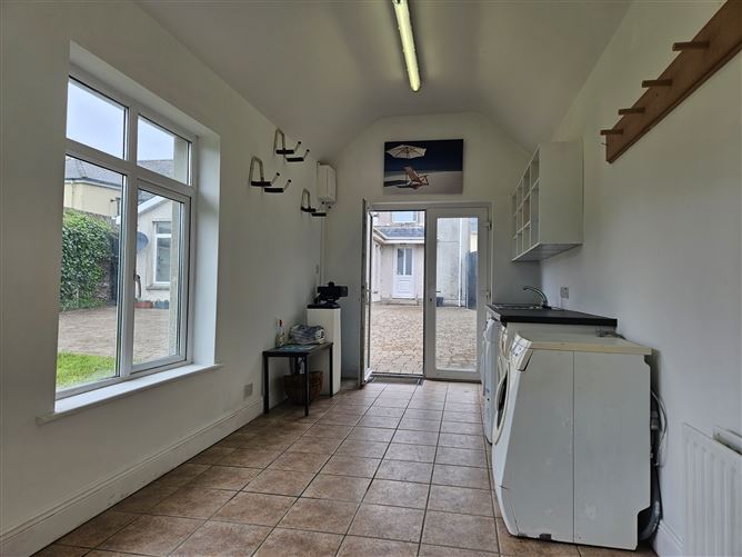Charledon Ocean Lodge, Main Street, Ballyheigue, Kerry
