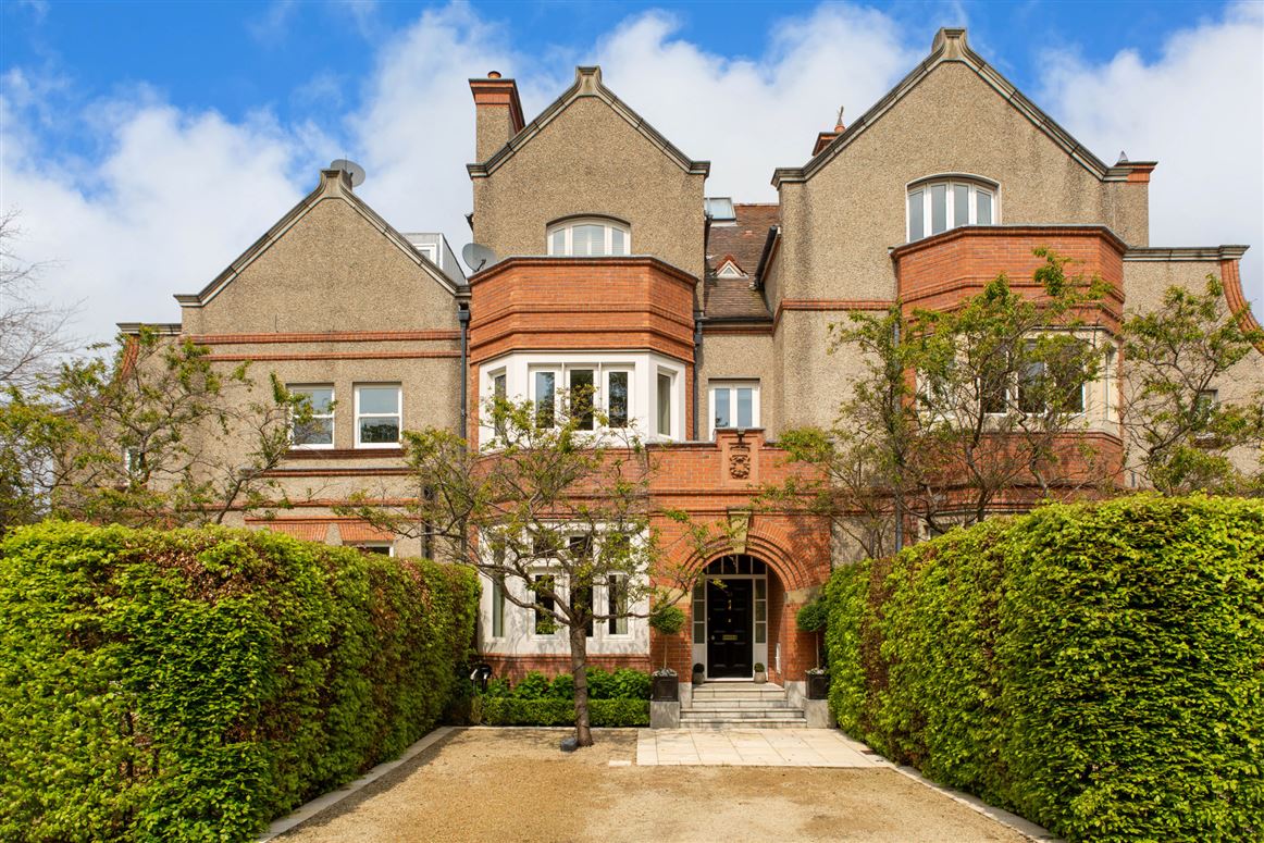 82 Ailesbury Road, Ballsbridge, Dublin 4