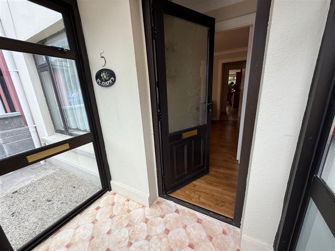 5 St. Allman's Terrace, Rock Road, Killarney, Co. Kerry