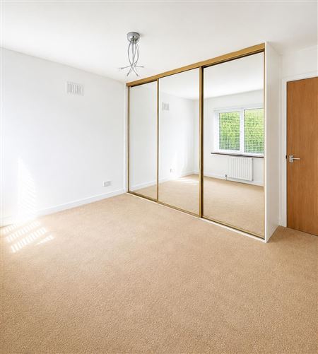 Photo 21 of 28 — 68 Hampton Court, Clontarf, Dublin 3, D03E726
