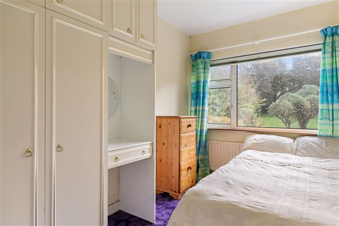 https://photos-a.propertyimages.ie/media/9/4/9/4781949/95e60c7c-905b-4552-bafd-38e9b9401435_l.jpg