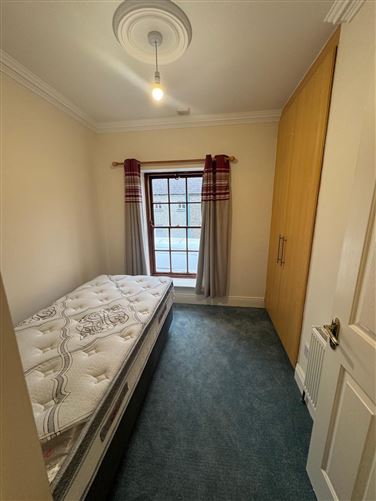 3 The Courtyard, Main Street, Slane, Meath