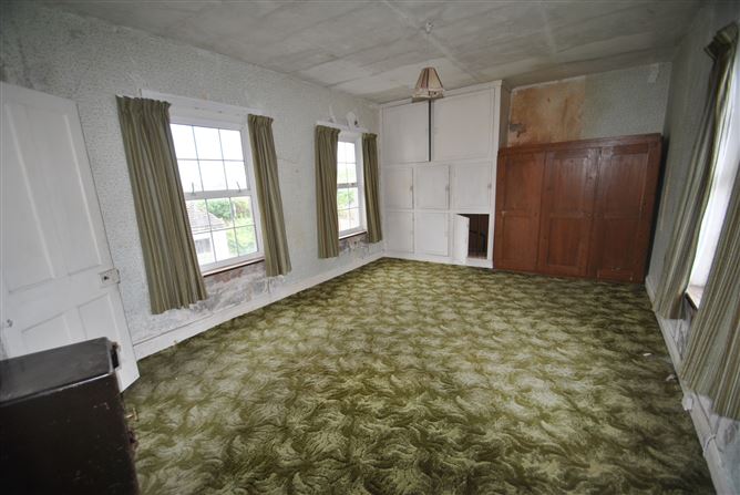 Main St, Shinrone, Birr, Co. Offaly
