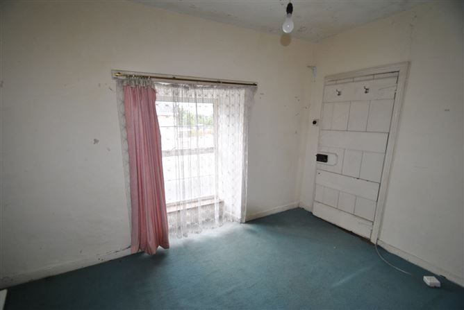 Main St, Shinrone, Birr, Co. Offaly