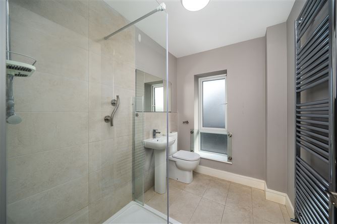 2 The Crescent, The Hawthorns, Tullamore, Offaly