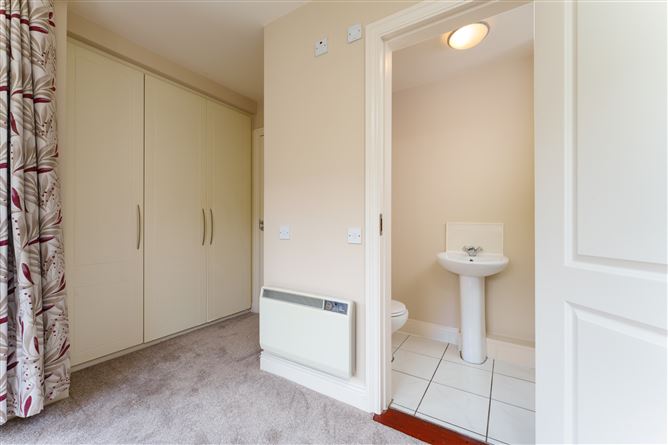 Photo 9 of 26 — 52 Hunters Hall, Ballycullen, Dublin 24