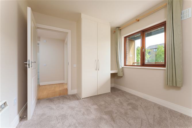 Photo 11 of 26 — 52 Hunters Hall, Ballycullen, Dublin 24