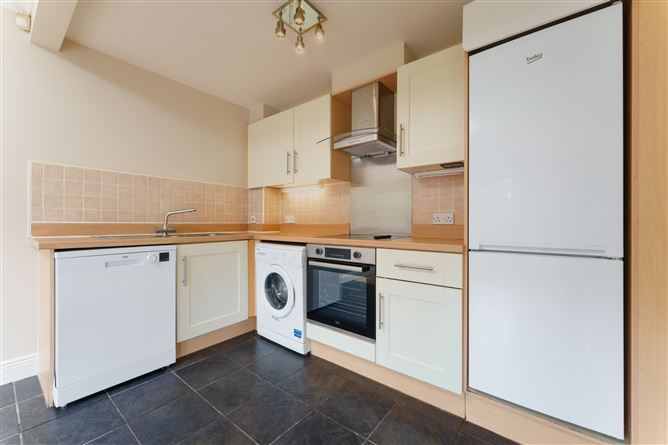 Photo 6 of 26 — 52 Hunters Hall, Ballycullen, Dublin 24