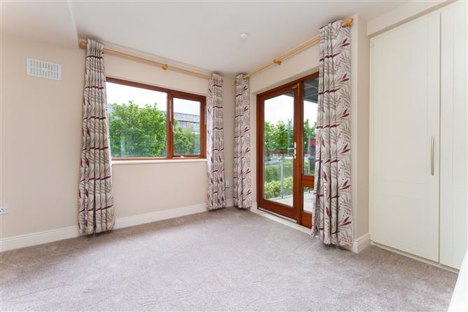 Photo 7 of 26 — 52 Hunters Hall, Ballycullen, Dublin 24