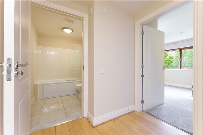 Photo 15 of 26 — 52 Hunters Hall, Ballycullen, Dublin 24