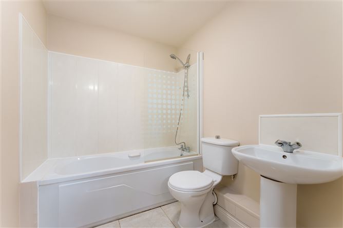 Photo 16 of 26 — 52 Hunters Hall, Ballycullen, Dublin 24