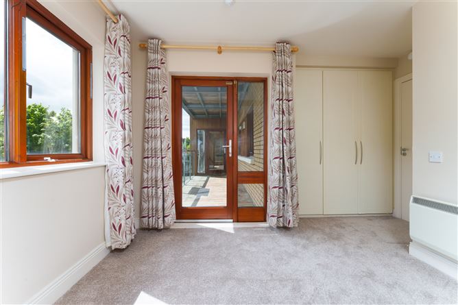 Photo 8 of 26 — 52 Hunters Hall, Ballycullen, Dublin 24