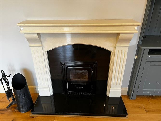 44 Renville Village, Oranmore, Galway
