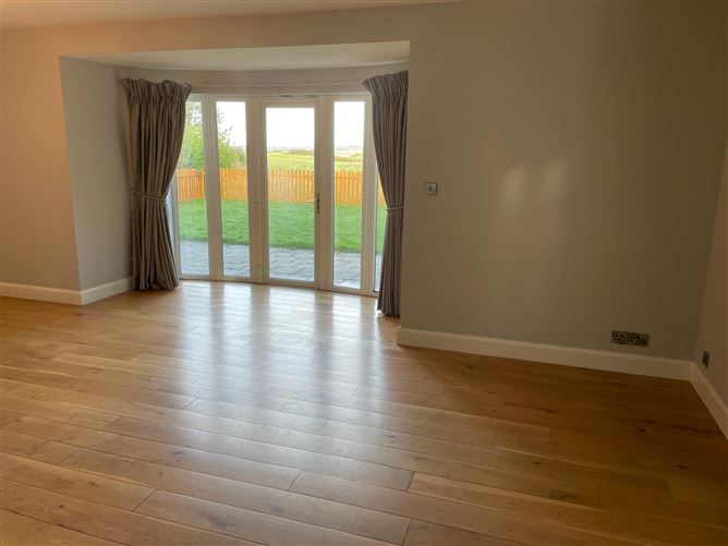 44 Renville Village, Oranmore, Galway