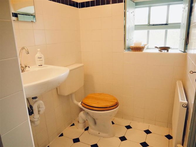 Master Walshe House, Clonfanlough, Ballinahown, Athlone, Offaly