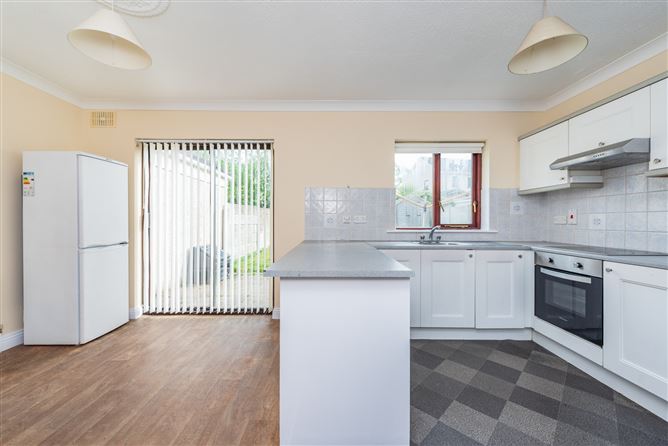 https://photos-a.propertyimages.ie/media/9/5/1/4926159/bd0440f6-c584-48a6-b857-532c96b871ab_l.jpg