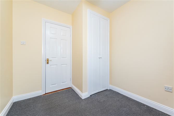 https://photos-a.propertyimages.ie/media/9/5/1/4926159/bd0440f6-c584-48a6-b857-532c96b871ab_l.jpg